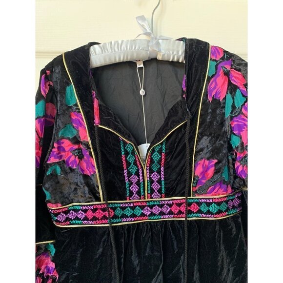 Beautiful NWT Purple Magic Black Velvet Blouse - Picture 7 of 7